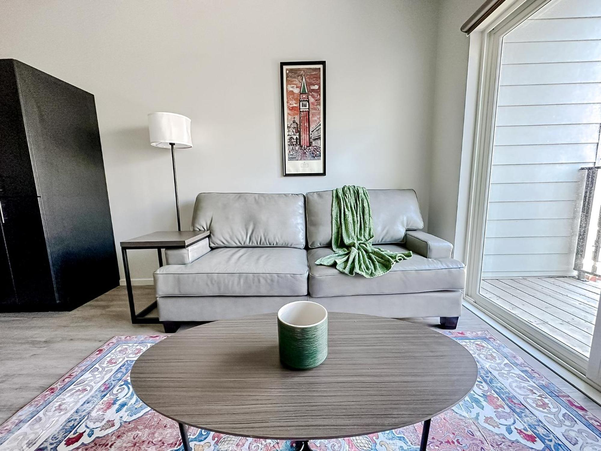 Sleepover 1Bd 1Ba Omaha Apartments Esterno foto